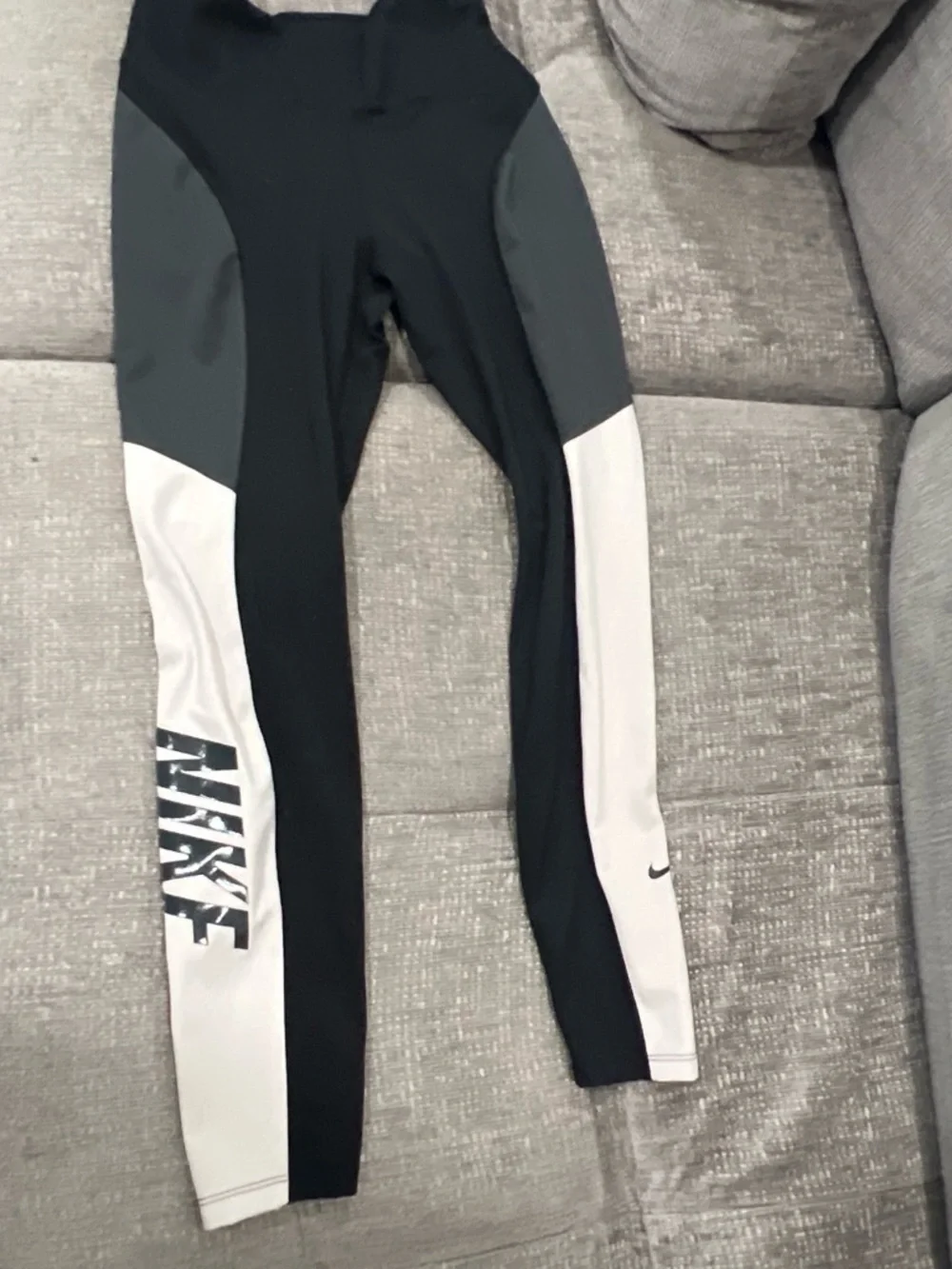 Nike Girls Black, Gray & White Colorblock Training Leggings
